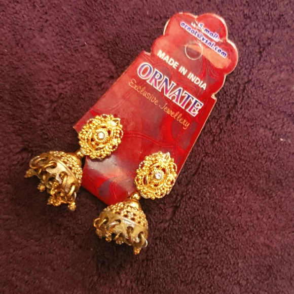 🔴 🆓️ FREE* Indian Handmade Jhimki Gold-Toned Dangly Earrings w/ Rhinestones 🔴 - Picture 3 of 5